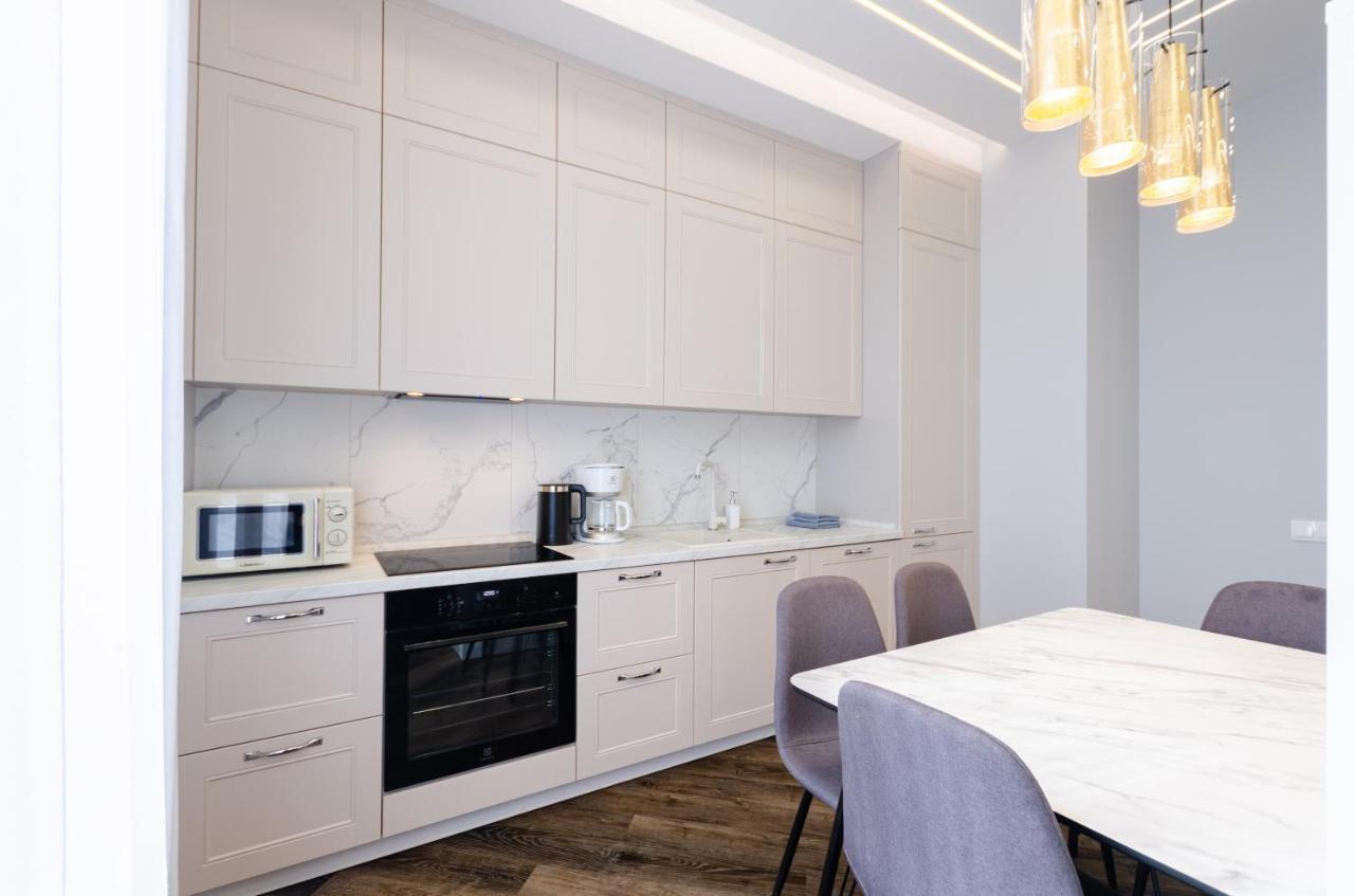 Petrovdom Ж38 In Luxury Apartments At 68 Zhylyanska Street,38 Perlyna Kiev Exteriör bild