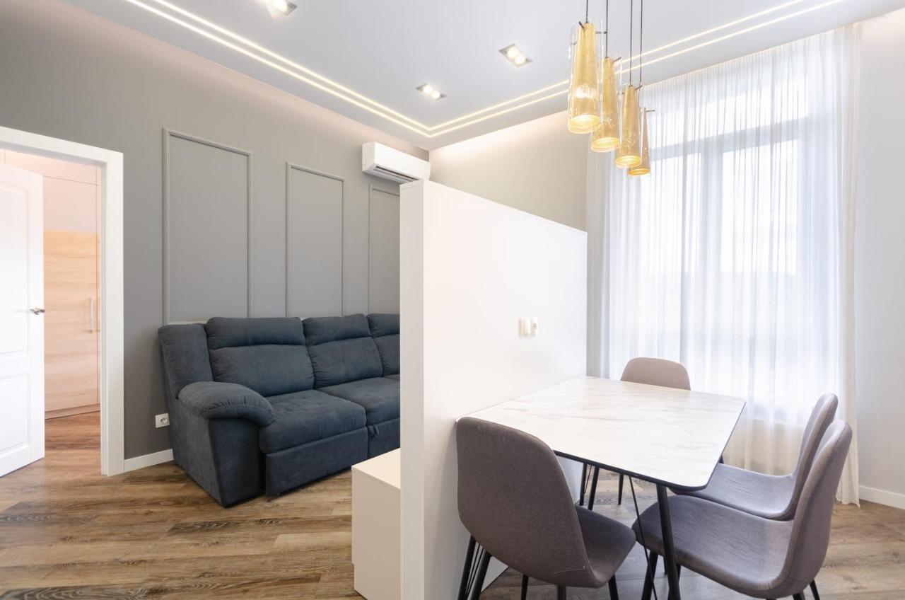 Petrovdom Ж38 In Luxury Apartments At 68 Zhylyanska Street,38 Perlyna Kiev Exteriör bild