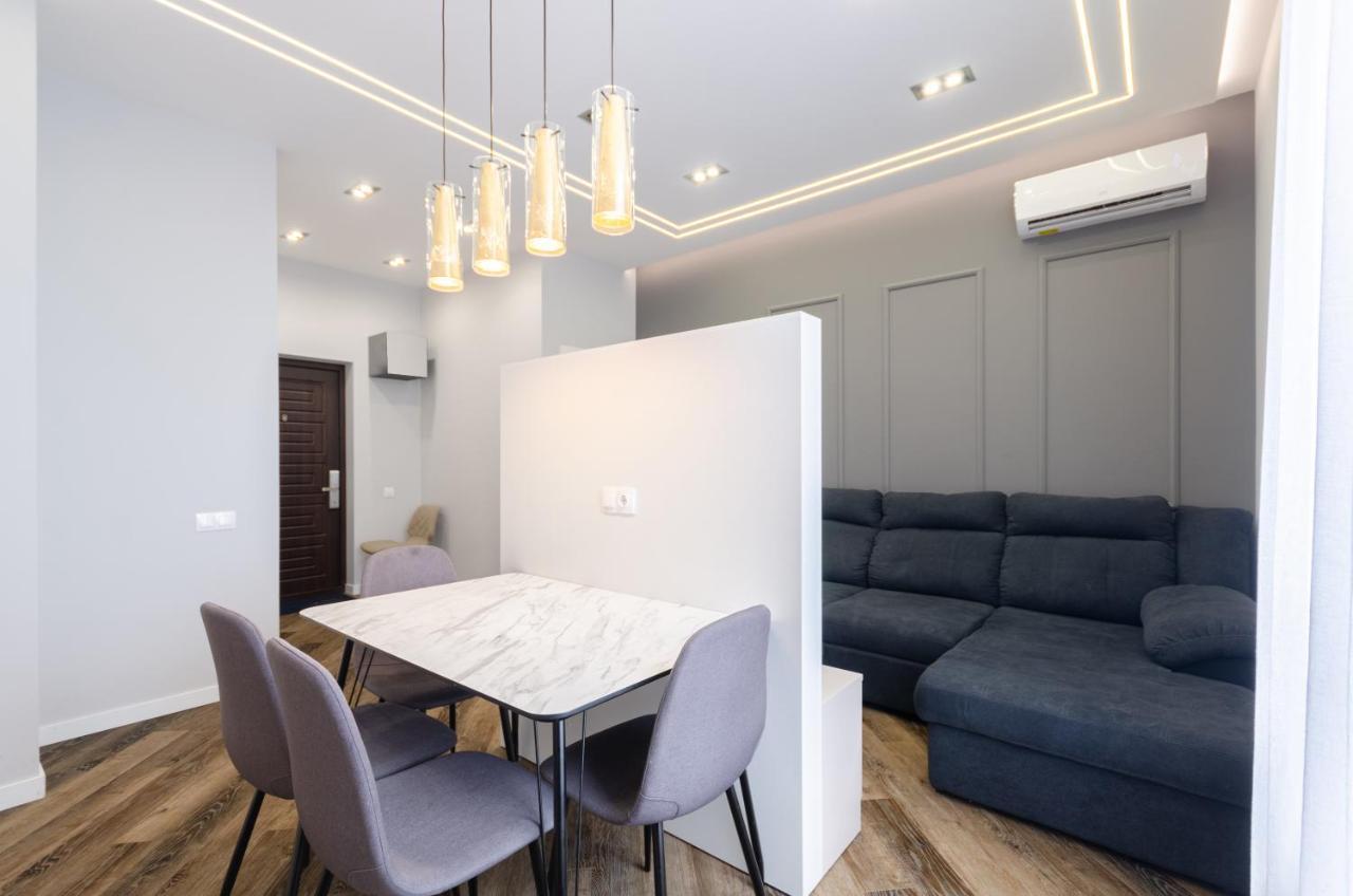 Petrovdom Ж38 In Luxury Apartments At 68 Zhylyanska Street,38 Perlyna Kiev Exteriör bild