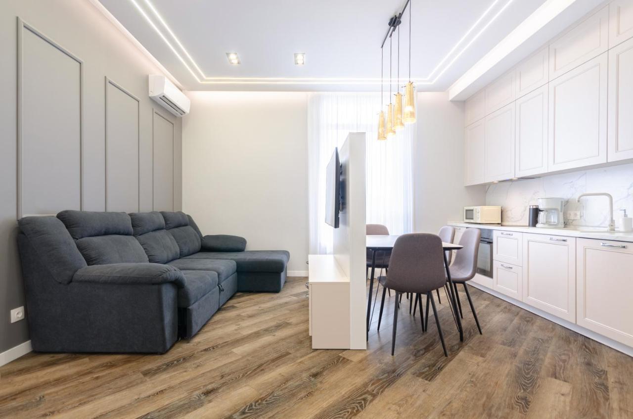 Petrovdom Ж38 In Luxury Apartments At 68 Zhylyanska Street,38 Perlyna Kiev Exteriör bild